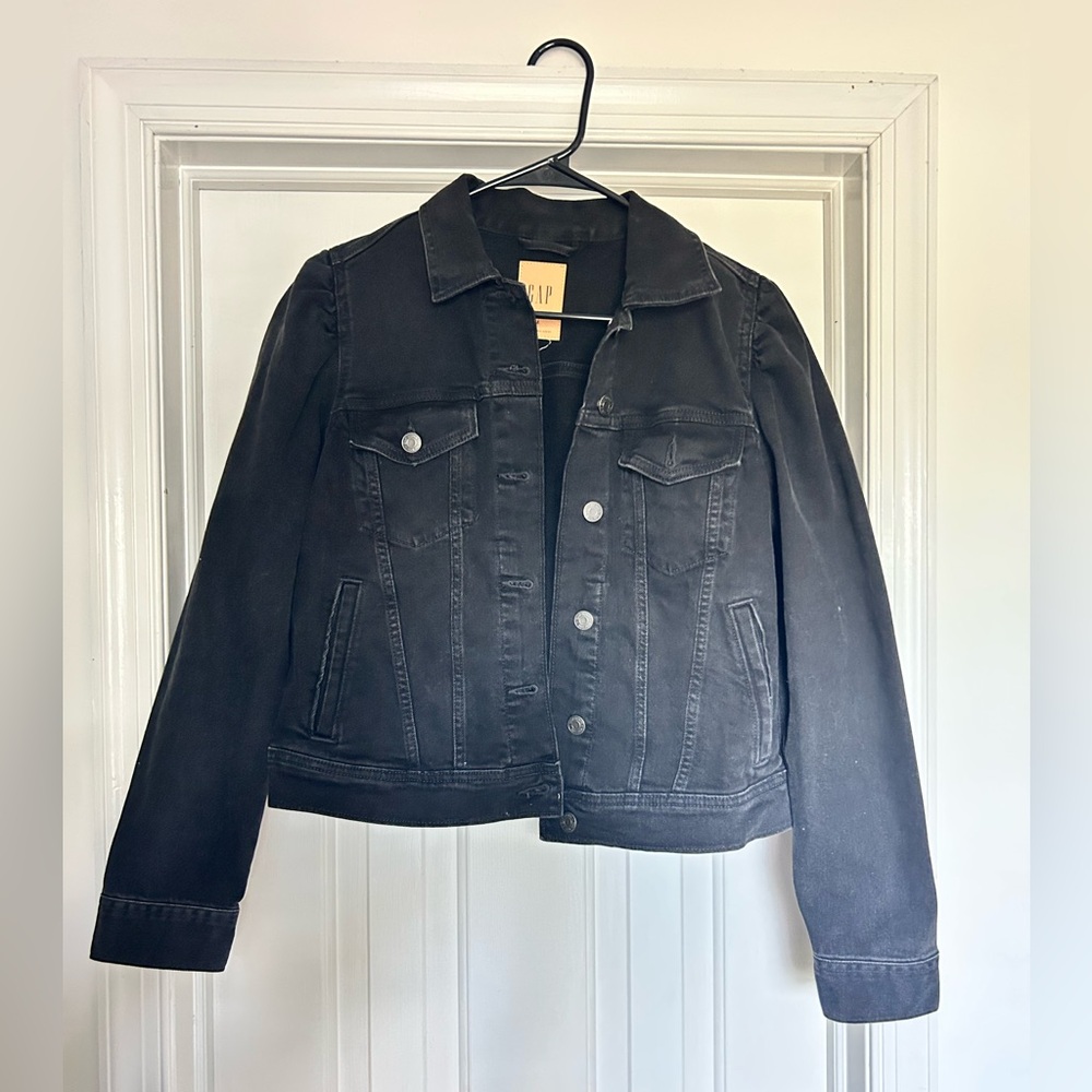 GAP Women's Black Denim Jacket with puff sleeve detail